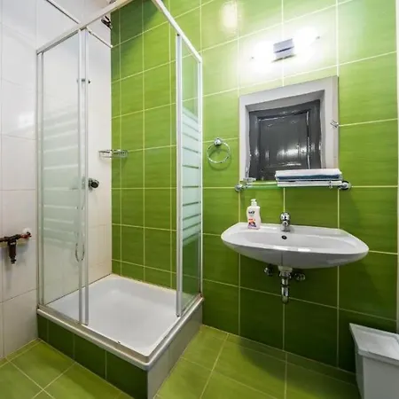 Dohany 1 2 Bedroom At Great Synagogue Apartment *